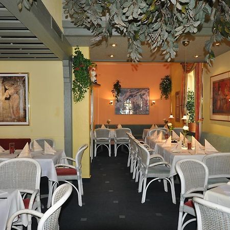 Hotel Restaurant "Athen" Munstermaifeld Bagian luar foto