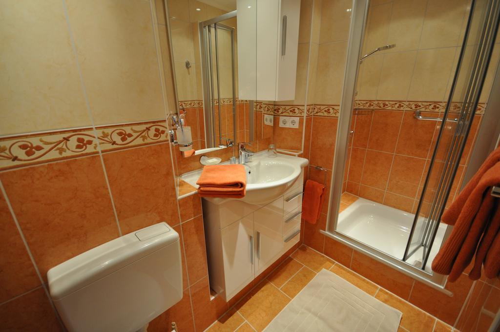Hotel Restaurant "Athen" Munstermaifeld Bagian luar foto
