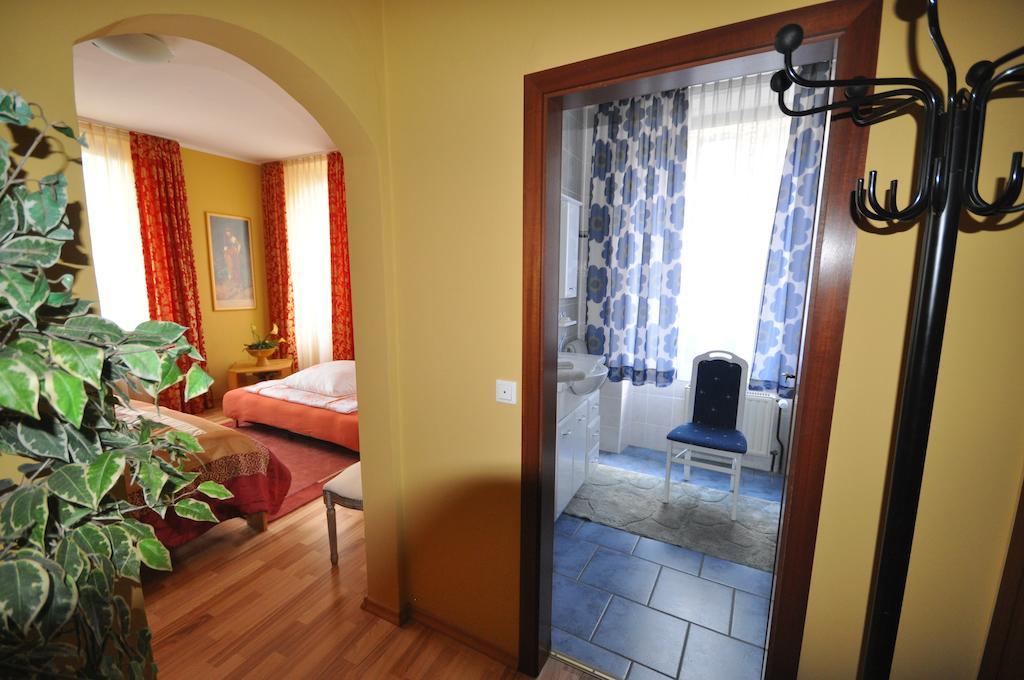 Hotel Restaurant "Athen" Munstermaifeld Bagian luar foto