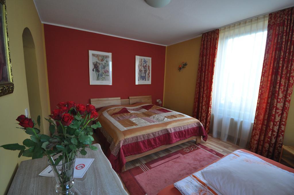 Hotel Restaurant "Athen" Munstermaifeld Bagian luar foto