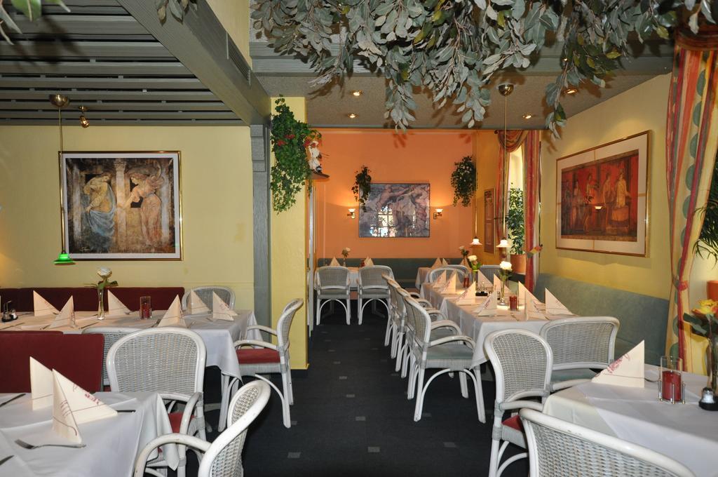 Hotel Restaurant "Athen" Munstermaifeld Bagian luar foto