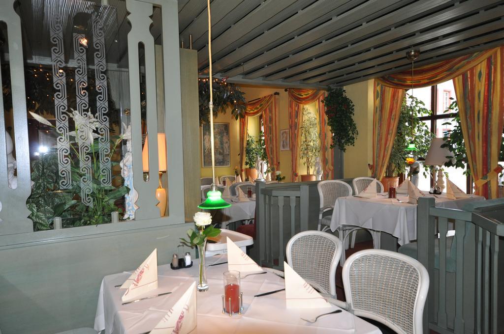 Hotel Restaurant "Athen" Munstermaifeld Bagian luar foto